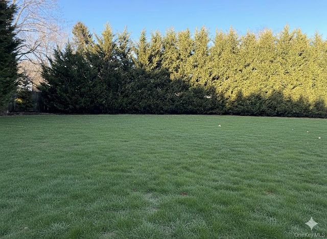 4 Stell Lane, East Northport, NY 11731