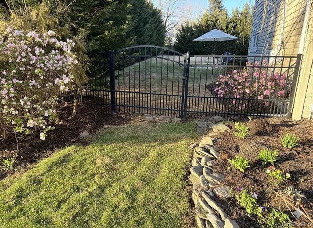 4 Stell Lane, East Northport, NY 11731