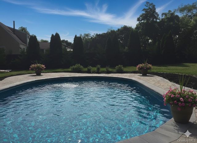 4 Stell Lane, East Northport, NY 11731