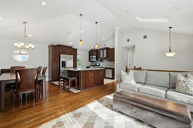 4 Stell Lane, East Northport, NY 11731