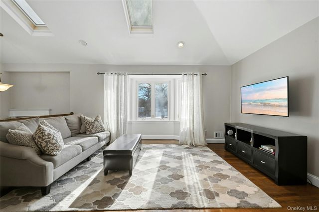 4 Stell Lane, East Northport, NY 11731