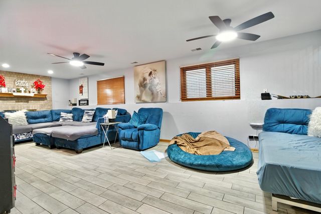 7051 W 64th Place, Chicago, IL 60638