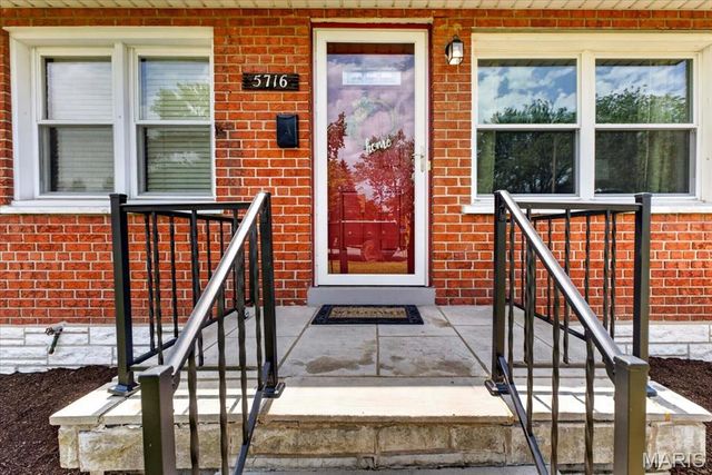 5716 Eichelberger Street, St Louis, MO 63109