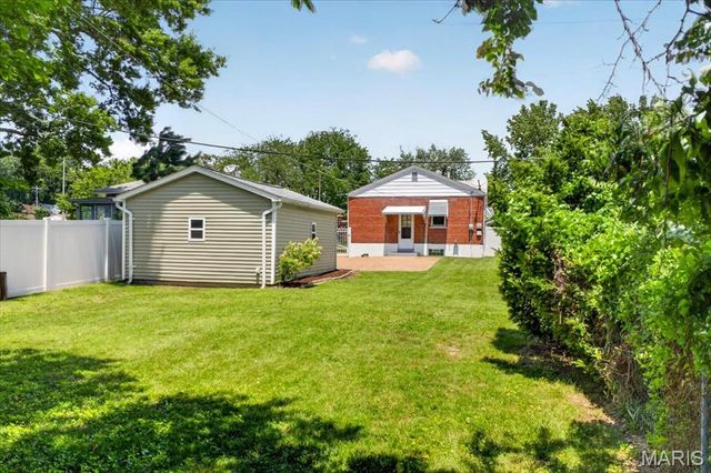 5716 Eichelberger Street, St Louis, MO 63109