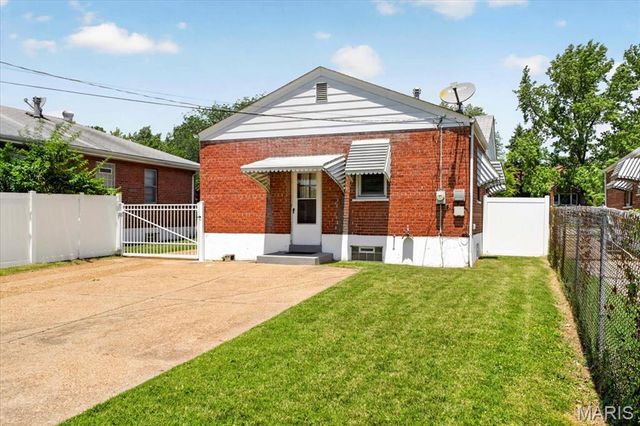 5716 Eichelberger Street, St Louis, MO 63109