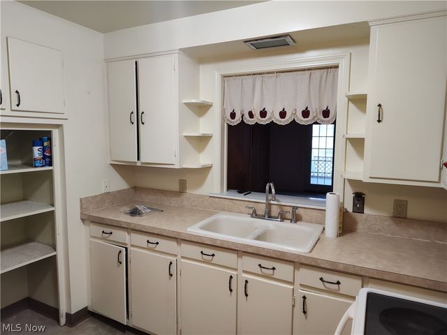 2124 E 40th Street, Ashtabula, OH 44004