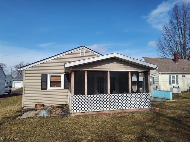 2124 E 40th Street, Ashtabula, OH 44004