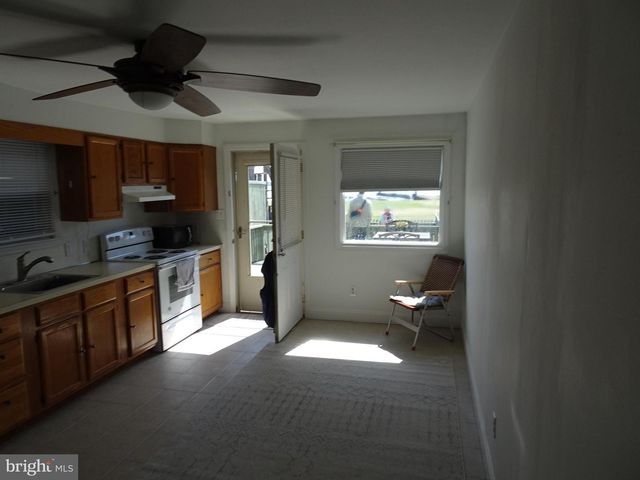 213 E 2ND ST, New Castle, DE 19720
