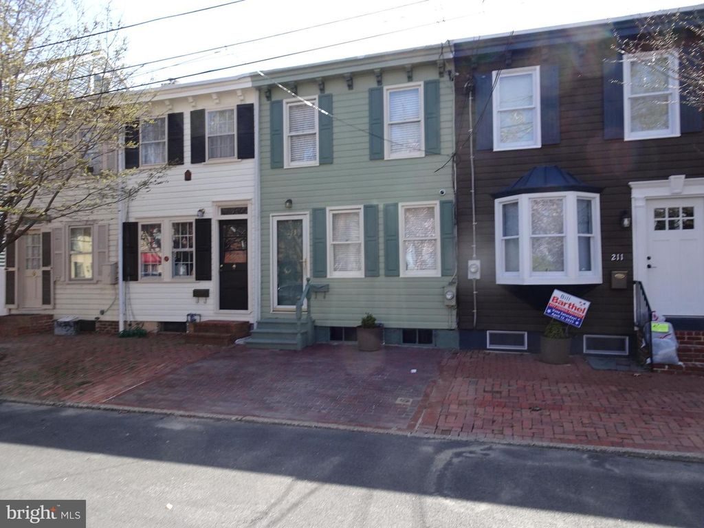 213 E 2ND ST, New Castle, DE 19720