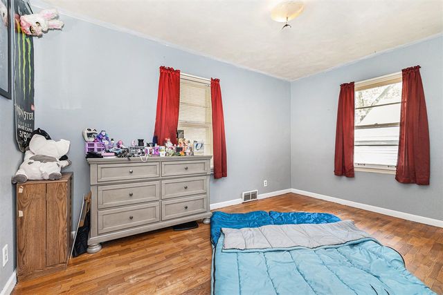 31 W Lakewood Boulevard, Holland, MI 49424