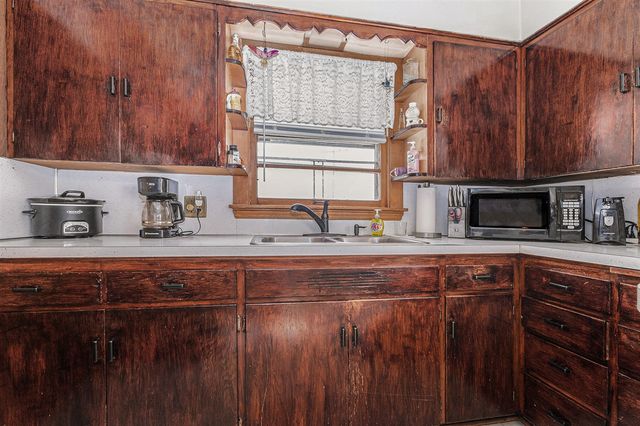 31 W Lakewood Boulevard, Holland, MI 49424