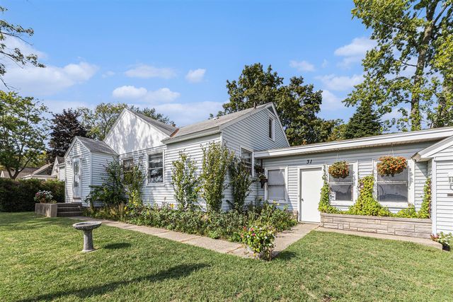 31 W Lakewood Boulevard, Holland, MI 49424