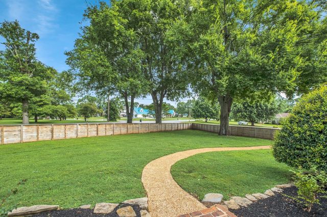 301 Brandywine Dr, Old Hickory, TN 37138