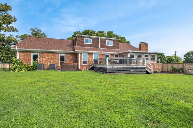 301 Brandywine Dr, Old Hickory, TN 37138