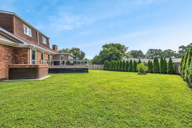 301 Brandywine Dr, Old Hickory, TN 37138