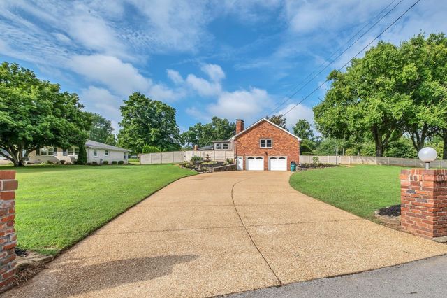 301 Brandywine Dr, Old Hickory, TN 37138