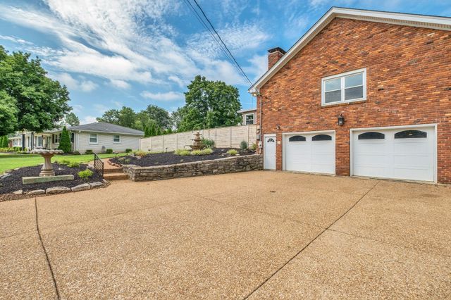 301 Brandywine Dr, Old Hickory, TN 37138