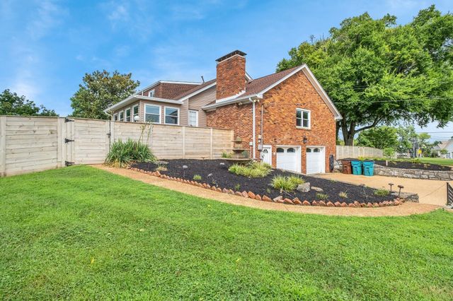 301 Brandywine Dr, Old Hickory, TN 37138