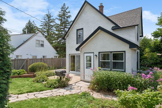 333 8th Avenue N, Hopkins, MN 55343