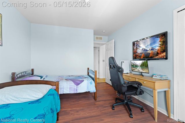 43220 Fountain Drive, Sterling Heights, MI 48313
