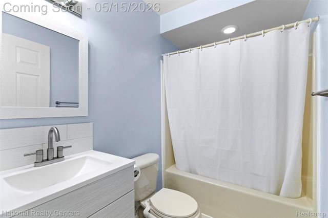 43220 Fountain Drive, Sterling Heights, MI 48313