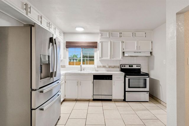 1314 W Weldon Avenue, Fresno, CA 93705