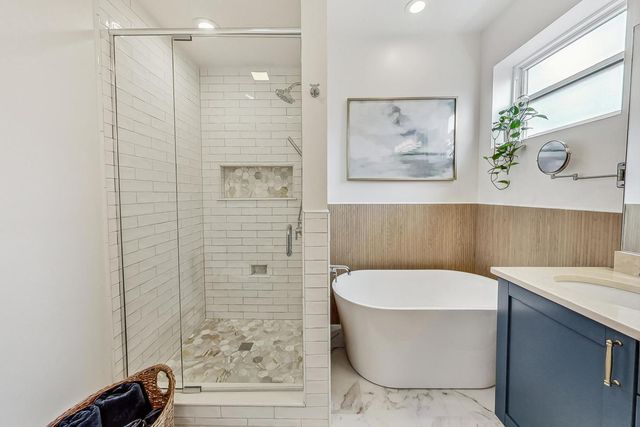 1441 W Augusta Boulevard 2E, Chicago, IL 60642