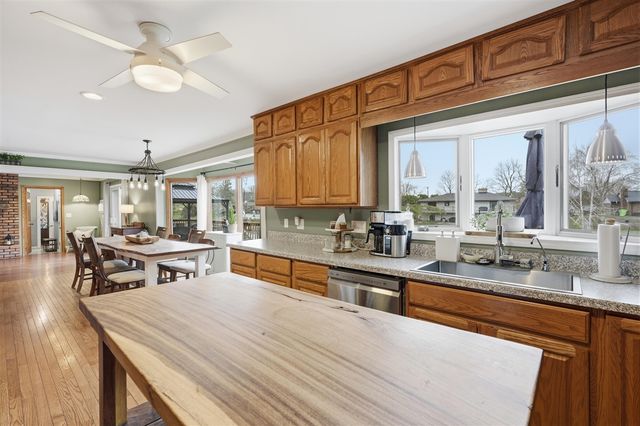1888 Squaw Lagoon Drive, Oxford, MI 48371