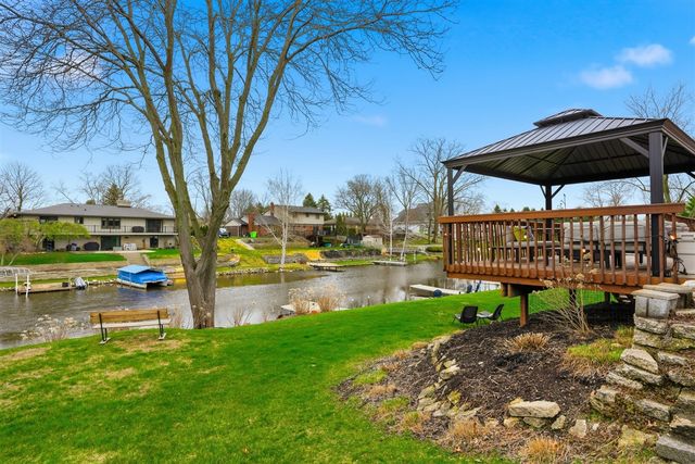1888 Squaw Lagoon Drive, Oxford, MI 48371
