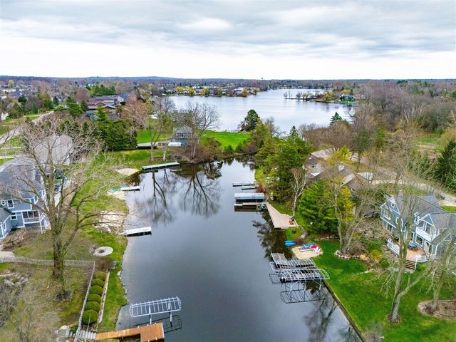 1888 Squaw Lagoon Drive, Oxford, MI 48371