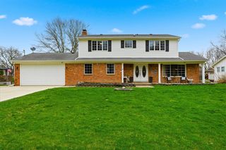 1888 Squaw Lagoon Drive, Oxford, MI 48371