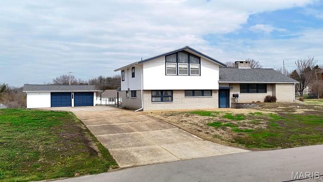 1521 Sweeney Drive, Festus, MO 63028