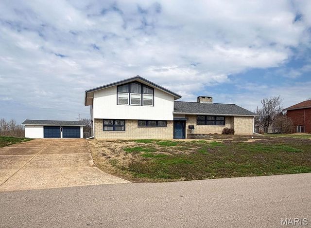 1521 Sweeney Drive, Festus, MO 63028