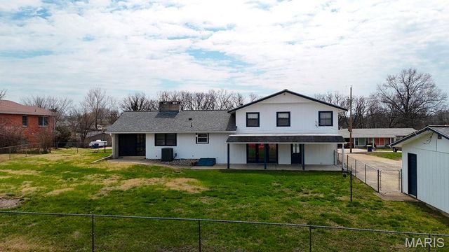 1521 Sweeney Drive, Festus, MO 63028