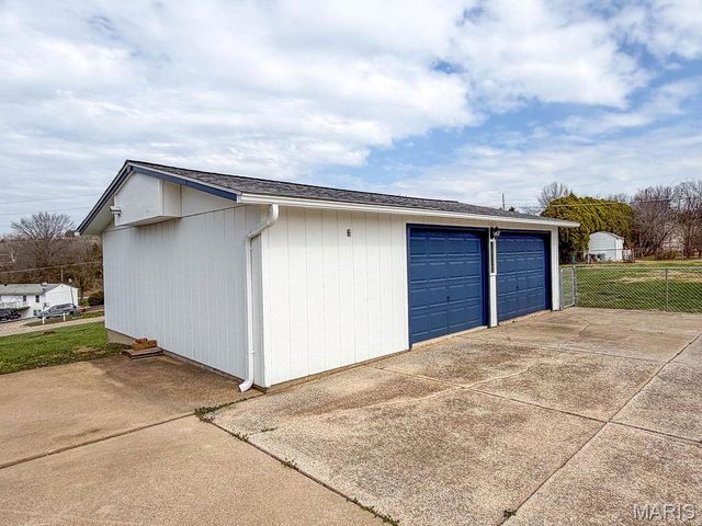 1521 Sweeney Drive, Festus, MO 63028