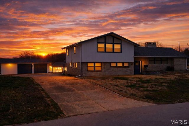 1521 Sweeney Drive, Festus, MO 63028