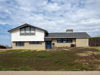 1521 Sweeney Drive, Festus, MO 63028