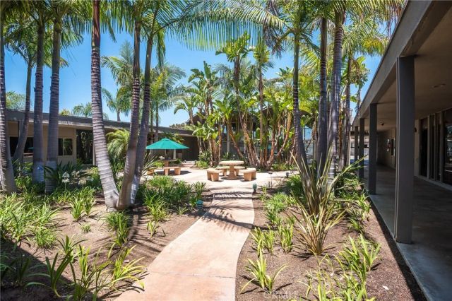 2474 Rue De Cannes, Costa Mesa, CA 92627