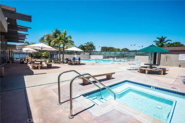 2474 Rue De Cannes, Costa Mesa, CA 92627