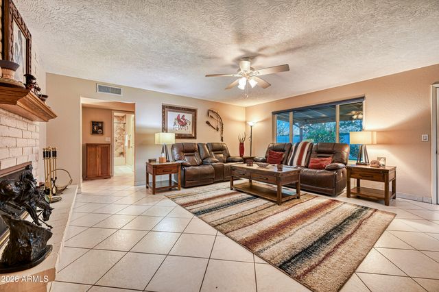 3025 W KERRY Lane, Phoenix, AZ 85027