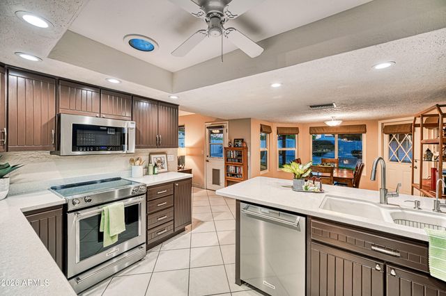 3025 W KERRY Lane, Phoenix, AZ 85027