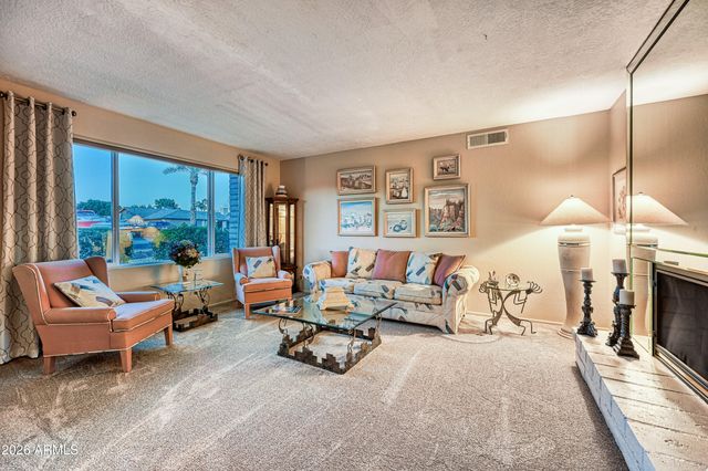 3025 W KERRY Lane, Phoenix, AZ 85027
