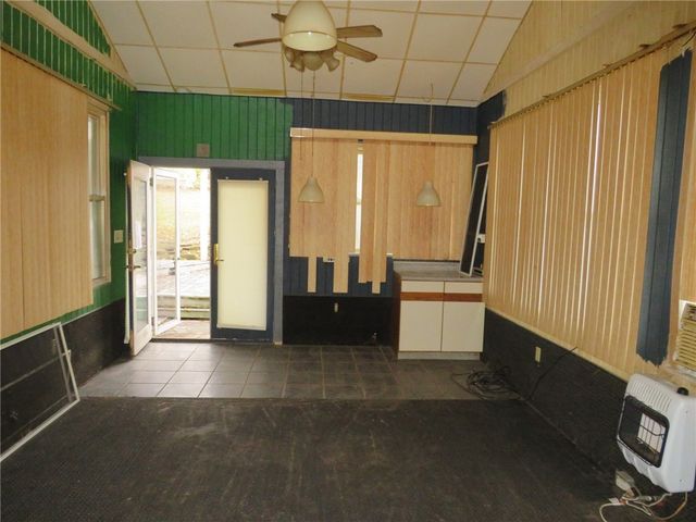 11175 Old Trail Rd, North Huntingdon, PA 15642