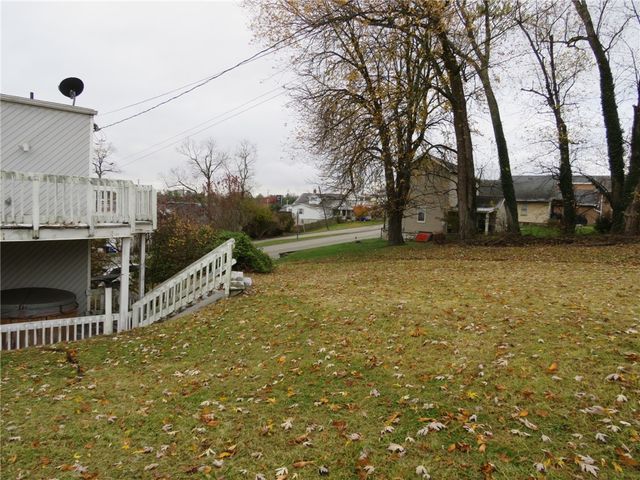 11175 Old Trail Rd, North Huntingdon, PA 15642