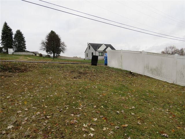 11175 Old Trail Rd, North Huntingdon, PA 15642