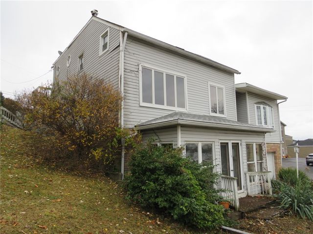 11175 Old Trail Rd, North Huntingdon, PA 15642