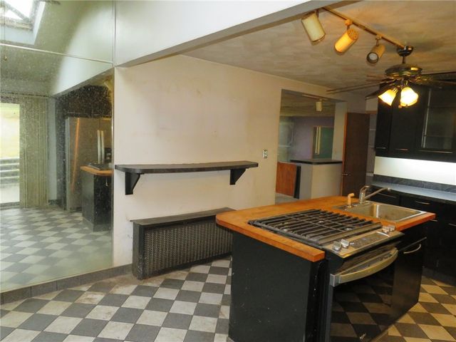 11175 Old Trail Rd, North Huntingdon, PA 15642