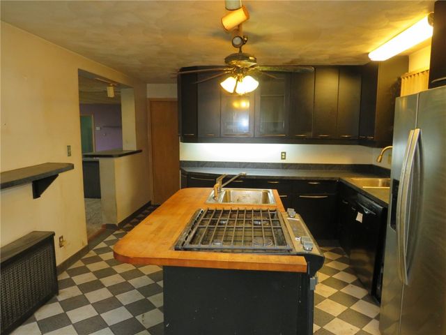 11175 Old Trail Rd, North Huntingdon, PA 15642