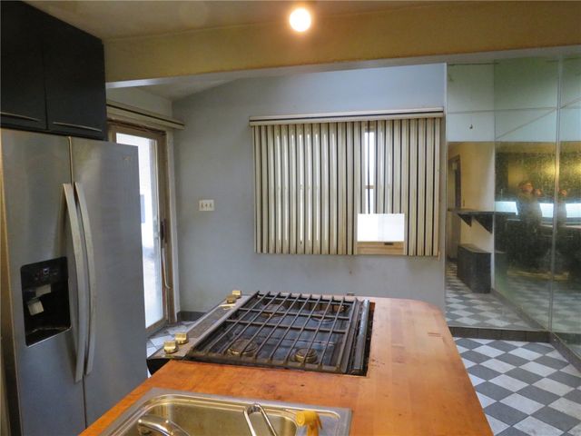 11175 Old Trail Rd, North Huntingdon, PA 15642