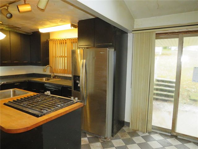 11175 Old Trail Rd, North Huntingdon, PA 15642